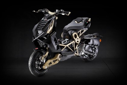 2024_DRAGSTER_Anthracite_Gold_